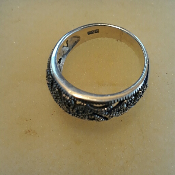 STERLING SILVER MARCASITE RING - Picture 2 of 4